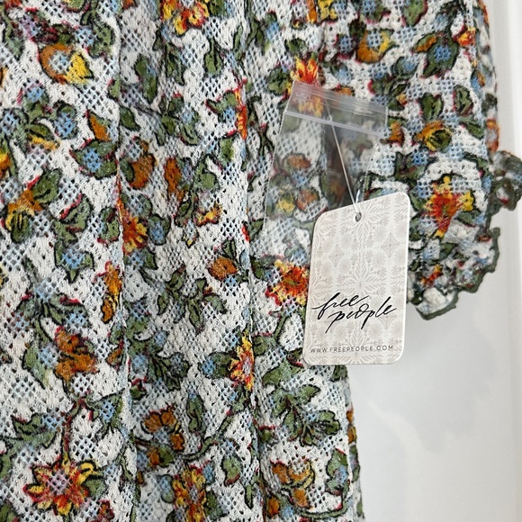 Free People Tops - FREE PEOPLE NWT Floral Puff-Sleeve Peasant Top